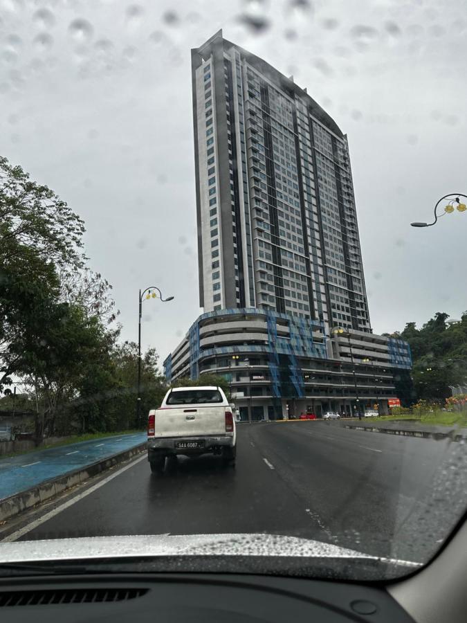 Botiza Suites At Jesselton Quay Kota Kinabalu Exterior photo