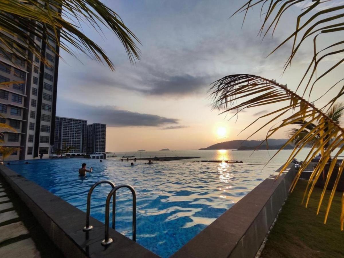 Botiza Suites At Jesselton Quay Kota Kinabalu Exterior photo